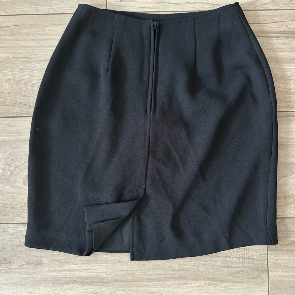 Women’s skirt and jacket set - Picture 9 of 12